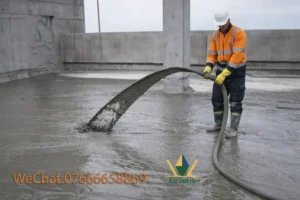 工人使用混凝土泵在建筑屋面施工泡沫混凝土